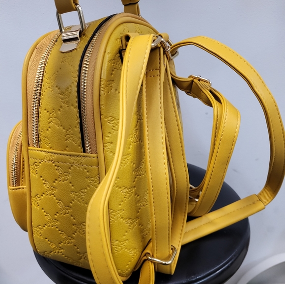 Backpack - Picture 2 of 3